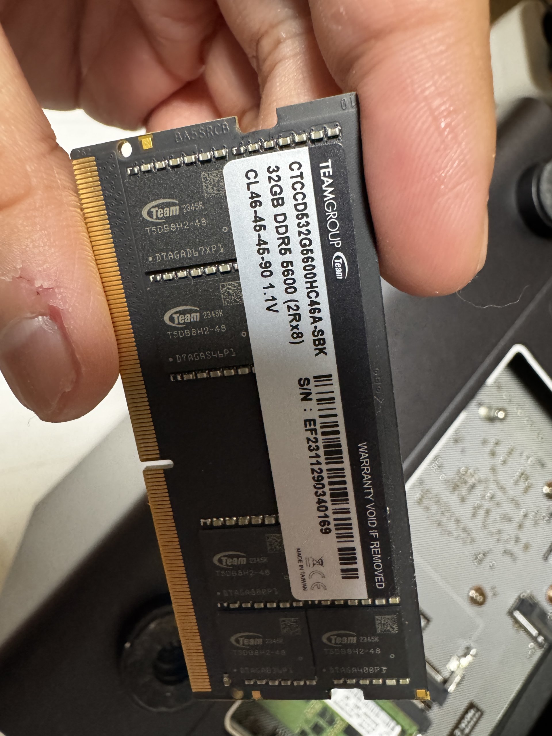 유그린 nas DXP 6800 pro 팀그룹 32기가 램추가하기